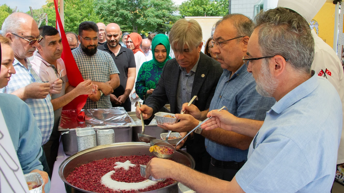 Selçuk Üniversitesinde aşure ikramı yapıldı